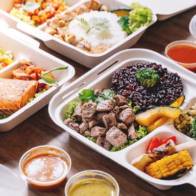 Freshware Clamshell Food Containers with Lids [8x8 100-Pack] Disposable To Go Containers, Biodegradable Sugarcane To Go Boxes - Paper Container - Microwave & Freezer Safe, Stackable - Image 6