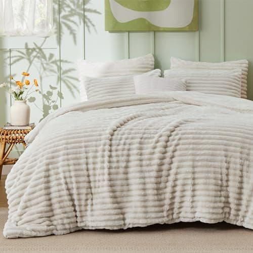 Bedsure Fluffy Comforter Set King Size - Super Soft Faux Fur Bed Set Linen, All Seasons Warm Plush Fleece Bedding, 3 Pieces, 1 Shaggy Fuzzy King Comforter with 2 Pillowcases - Image 1