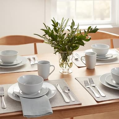 Amazon Basics 16-Piece Porcelain Kitchen Dinnerware Set with Plates, Bowls and Mugs, Service for 4 - White - Image 9