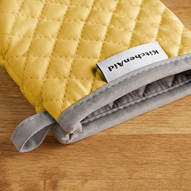 KitchenAid Asteroid Mini Oven Mitt Set, 5.5"x8", Buttercup Yellow, 2 Piece - Image 4