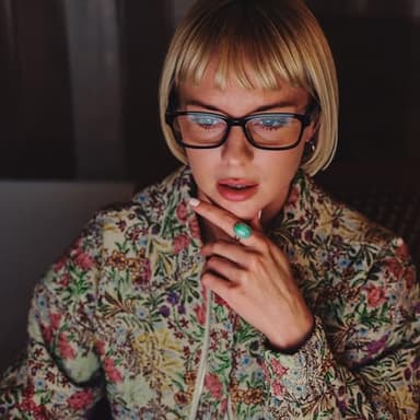 Amazon Echo Frames, an Alexa device (newest model), Smart glasses with Alexa, Rectangle frames in Classic Black with blue light filtering lenses - Image 4