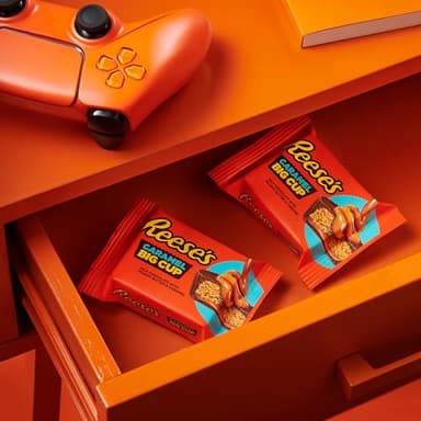 REESE'S Big Cup Caramel Milk Chocolate Peanut Butter Cups, Candy Packs, 1.4 oz (16 Count) - Image 5