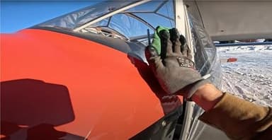 AeroGuard Acrylic and Plastic Windscreen Cleaner, Polish and Protectant for Aviation (13 oz) - Image 9