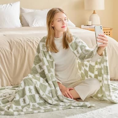 EMME Checkered Blanket Twin Size - 60"x80" Green Knit Blanket Soft Fluffy Patterned Throw Blankets for Couch, Sofa, Chair, Bed, Camping, Picnic, Travel - Image 5