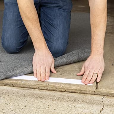 Duck Brand 286373 Indoor/Outdoor Carpet Tape, 1.41-Inch x 42 Feet White, Pack of 6. - Image 2