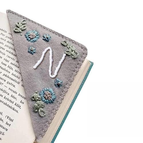 MOTEERLLU Personalized Hand Embroidered Corner Bookmark,Felt Triangle Page Stitched Handmade Bookmark,Unique Cute Flower Letter Embroidery Bookmarks Accessories for Book Lovers - Image 1
