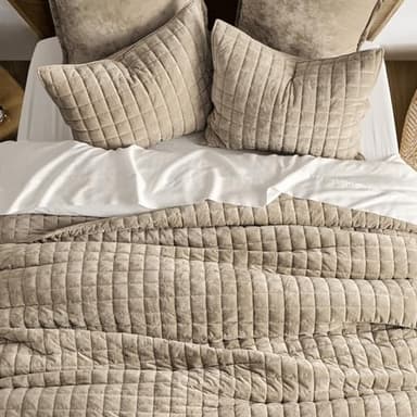 RECYCO Luxury Velvet Quilt Set King Size Bedding Sets, Ultra Soft Velvet Comforter Set, Lightweight Channel Box Stitch Oversized Bedspread Coverlet for All Season, with 2 Shams, Urban Taupe - Image 3
