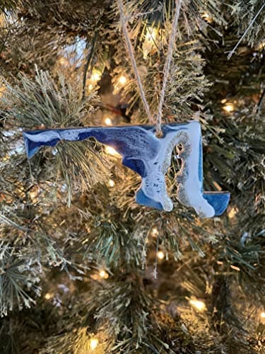 Maryland Holiday Ornament, Handmade Resin Art is One of A Kind, State Christmas Ornament With Real Sand And Ocean Waves - Image 4