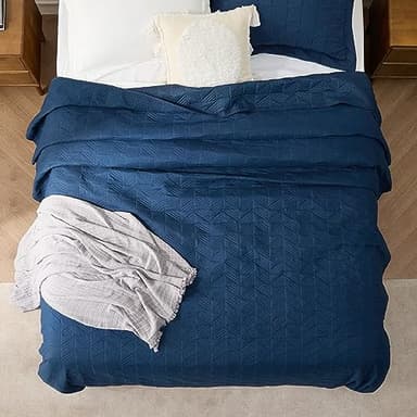 Bedsure King Size Quilt Bedding Set - Soft Ultrasonic King Bedspread - Navy Coverlet Quilted Bedding - Lightweight Comforter Set for All Seasons (Includes 2 Pillow Shams) - Image 8