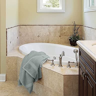 Utopia Towels 4 Pack Premium Bath Towels Set, 27 by 54 Inches, 100% Ring Spun Cotton 600GSM, Lightweight and Highly Absorbent Quick Drying Towels, Perfect for Daily Use, Cool Grey - Image 4