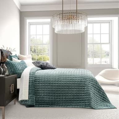 RECYCO Luxury Velvet Quilt Set Full Queen Size, Lightweight Velvet Comforter Set, Oversized Bedspread Coverlet Quilted Bedding Set, with 2 Matching Pillow Shams, for All Season, Aqua Green - Image 3