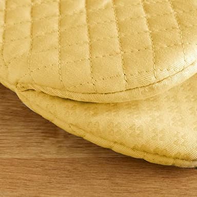 KitchenAid Asteroid Mini Oven Mitt Set, 5.5"x8", Buttercup Yellow, 2 Piece - Image 3