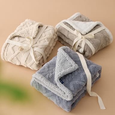 Bedsure Waterproof Dog Blankets for Bed - Pet Blanket for Bed Couch Protector Washable, Premium Jacquard Coral Fleece Cat Throw Blanket, Soft Plush Reversible Furniture Protection, King, 86x108, Grey - Image 5