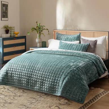 RECYCO Luxury Velvet Quilt Set Full Queen Size, Lightweight Velvet Comforter Set, Oversized Bedspread Coverlet Quilted Bedding Set, with 2 Matching Pillow Shams, for All Season, Aqua Green - Image 2