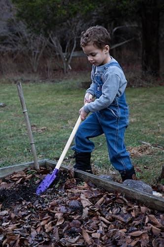 JustForKids Kids Garden Tool Set Toy, Rake, Spade, Hoe and Leaf Rake, reduced size , made of sturdy steel heads and real wood handle, 4-Piece, Multicolored, 5yr+ - Image 14