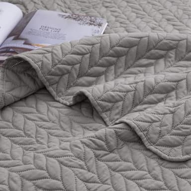 PHF Quilt Bedding Set Queen Size - Lightweight Summer Bedspread, 3PCS Soft Breathable Leaf Pattern Bedding Coverlet for All Season, Drop Nicely Quilt 90" x 96"with 2 Pillow Shams, Grey - Image 3