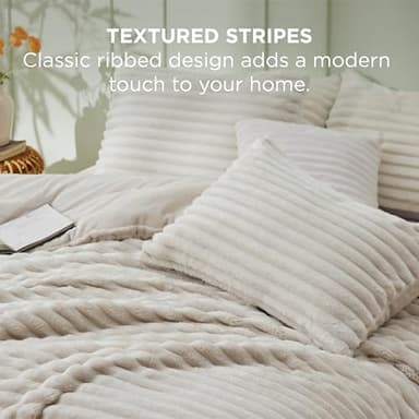 Bedsure Fluffy Comforter Set King Size - Super Soft Faux Fur Bed Set Linen, All Seasons Warm Plush Fleece Bedding, 3 Pieces, 1 Shaggy Fuzzy King Comforter with 2 Pillowcases - Image 4