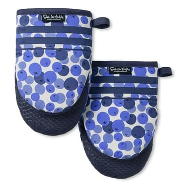 SUR LA TABLE Kitchen Essentials Fresh Blueberries Fruit Mini Oven Mitt 2-Pack Set, Heat Resistant, 100% Cotton, Flexible Non-Slip Silicone Grip, Blue/White, 5.5"x8" - Image 1
