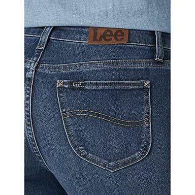 Lee Women's Legendary Mid Rise Straight Leg Jean Seattle 4 Short - Image 5