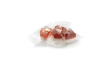 Yupik Maple Leaf Hard Candies With Pure Maple Syrup, 2.2 lb (35.2 oz), Individually Wrapped, Made in Canada, Authentic Flavor, Sweet Candy, Delicious Snack, Ideal for Gifting - Image 4
