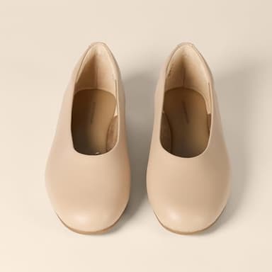 Amazon Essentials Women's Glove Ballet Flats, Beige Faux Leather, 7.5 - Image 3