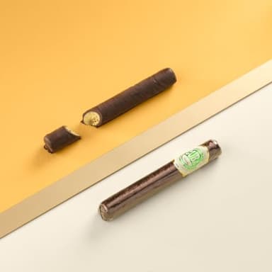 Venchi Covered chocolate cigar: with pistachio paste, 3.52 oz - Image 2