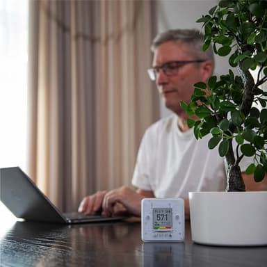 SAF Aranet4 Home: Wireless Indoor Air Quality Monitor for Office or School (CO2, Temperature, Humidity and More) Portable, Battery Powered, E-Ink Screen, App for Configuration & Data History - Image 7