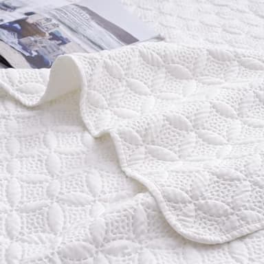 PHF Quilt Bedding Set Queen Size - Lightweight Summer Bedspread, 3PCS Soft Breathable Coin Pattern Bedding Coverlet for All Season, Drop Nicely Quilt 90" x 96"with 2 Pillow Shams, Coconut White - Image 4