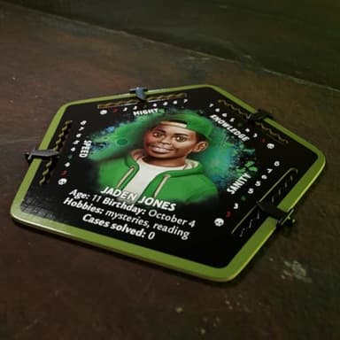 Avalon Hill Hasbro Gaming Betrayal at The House on The Hill 3rd Edition Cooperative Board Game,Ages 12 and Up,3-6 Players,50 Chilling Scenarios - Image 7