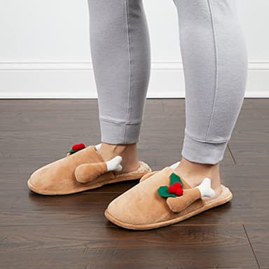 Dearfoams Unisex Matching Family Holiday Christmas Reindeer Scuff Slipper, Men's Turkey, X-Large - Image 3