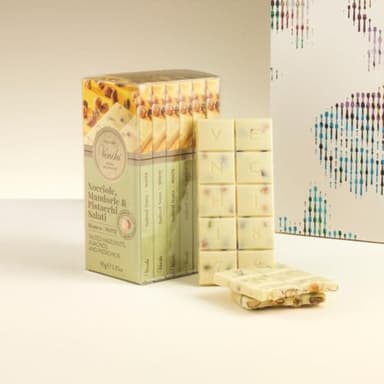 Venchi - Bundle of 6 White Chocolate with Salted Nuts Bars - with Hazelnuts, Pistachios and Almonds, 21.16 oz - 3.52oz each bar - Gluten Free - Family Pack - Image 4