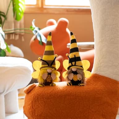 QZVANLON Little Bumble Bee Gnomes Couple Plush Decorations- Honey Bee Scandinavian Tomte Dwarf for Home, Farmhouse, Table, Tiered Tray Decor, World Bee Day Gift - Image 7