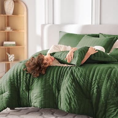 MUXHOMO 7 Pieces Queen Comforter Set, Seersucker Bed in a Bag Queen Size, All Season Luxury Bedding Set with Comforter, Flat Sheet, Fitted Sheet, Pillowcases & Shams, Dark Green - Image 7