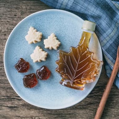 Yupik Maple Leaf Hard Candies With Pure Maple Syrup, 2.2 lb (35.2 oz), Individually Wrapped, Made in Canada, Authentic Flavor, Sweet Candy, Delicious Snack, Ideal for Gifting - Image 6
