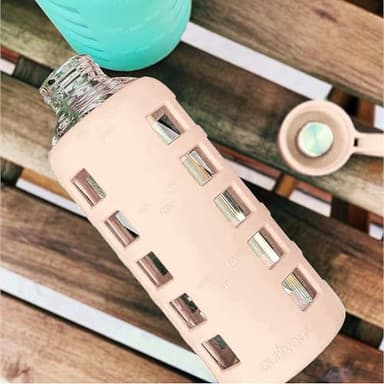 purifyou 40oz / 32oz / 22oz / 12oz Borosilicate Glass Water Bottle with Time & Volume Markers, Silicone Sleeve, Stainless Steel Lid | Reusable Glass Bottle for Water & Juice (22oz Hazelnut) - Image 7