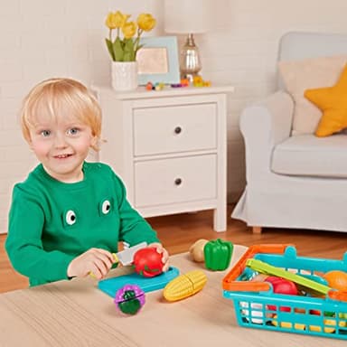Battat – Play Food for Toddlers with Farmers Market Basket and Chopping Board, Toy Food for Kids Kitchen and Pretend Play for 3+ Years (37 Pieces) - Image 2