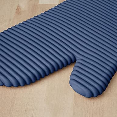 KitchenAid Ribbed Soft Silicone Oven Mitt Set, Blue Willow 2 Count , 7.5"x13" - Image 4