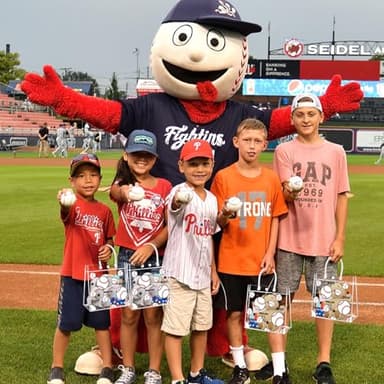 HYMENEX 24 Pack Baseball Clear PVC Gift Bags, Baseball Snack Bags with Handles for Goodie Treat Candy Party Holiday Sports Decoration - Image 4