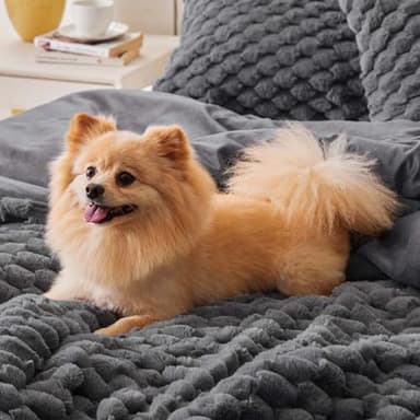 BEDELITE Fluffy King Size Comforter Set - Grey Fleece Soft Comforter for King Size Bed, Luxury Warm Bedding Set for Winter, Fuzzy Bed Set 3 Pieces (1 Comforter, 2 Pillowcases) - Image 6